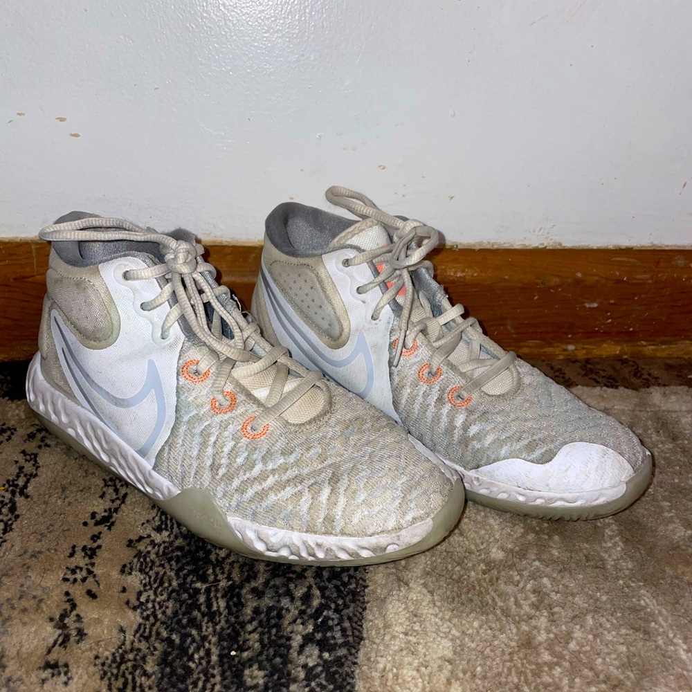 5 1/2 Y, Nike, Barely worn with moderate stains.
